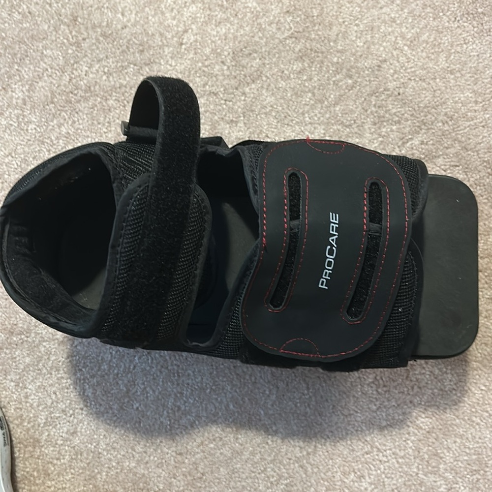Orthopedic boot - Picture 2 of 3